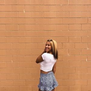 Meet your Posher, Alexis